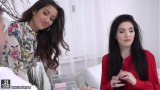 Darcia Lee and Mia Evans sharing a fat cock like good friends